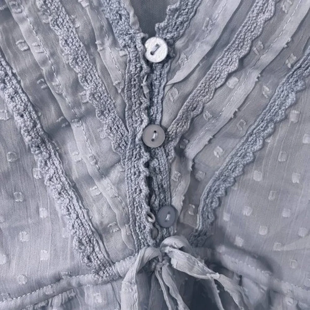 Japna Long Sleeve Sheer V-neck Lace Detailing Tie Light Blue NEW Size Large - Picture 4 of 6
